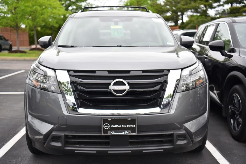 Nissan Pathfinder Vehicle Image 03