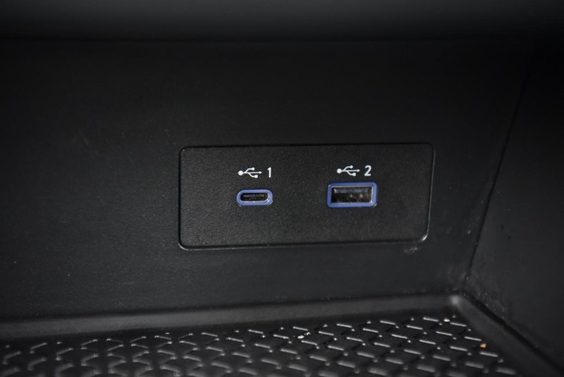 Nissan Pathfinder Vehicle Image 17