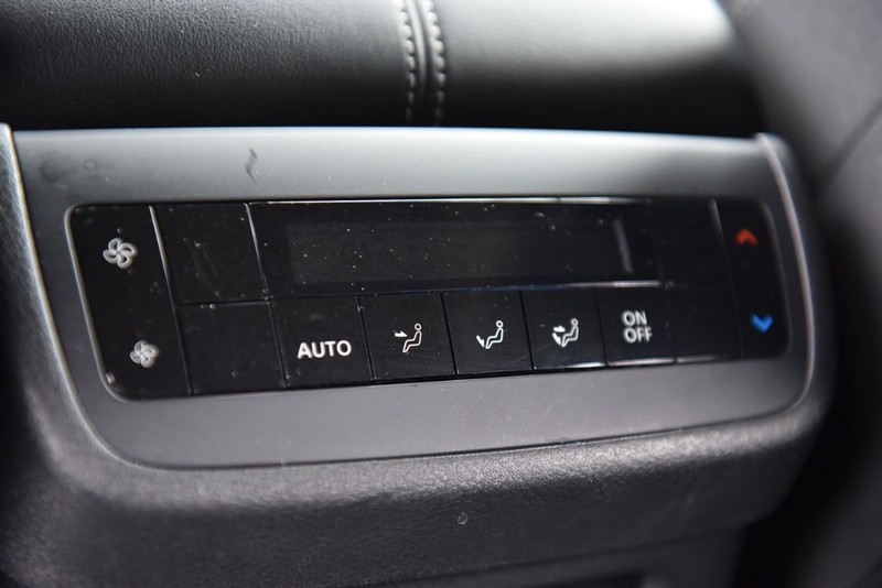 Nissan Pathfinder Vehicle Image 24
