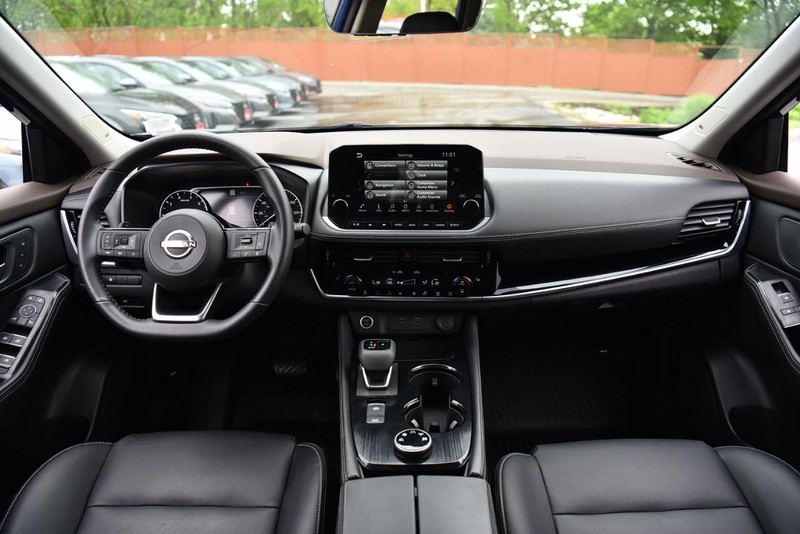 Nissan Rogue Vehicle Image 08