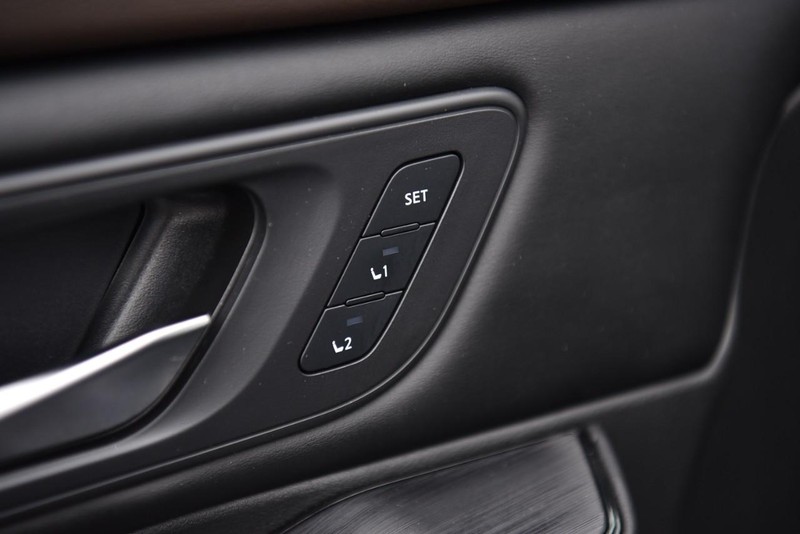 Nissan Rogue Vehicle Image 10