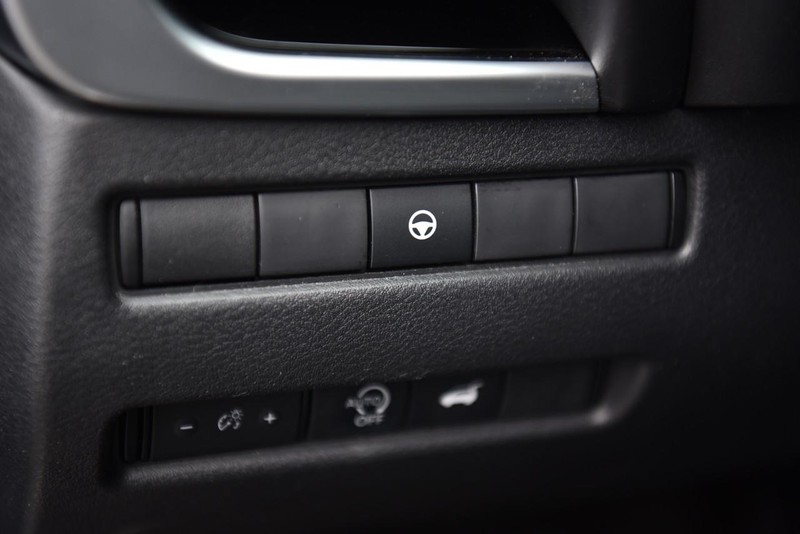 Nissan Rogue Vehicle Image 12