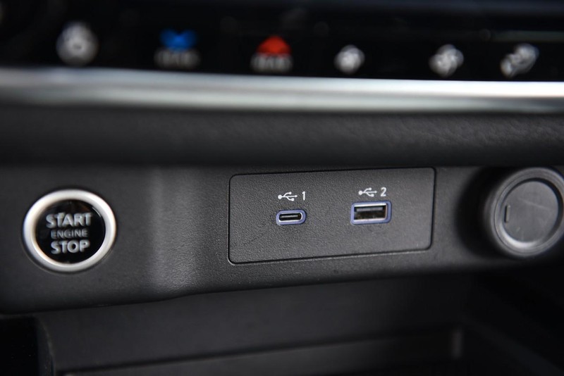 Nissan Rogue Vehicle Image 19