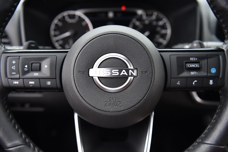 Nissan Rogue Vehicle Image 21