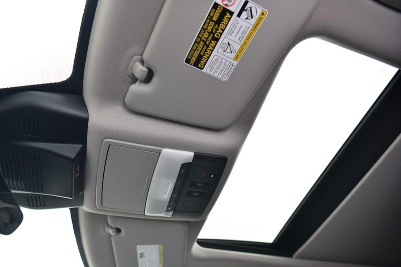 Nissan Rogue Vehicle Image 24