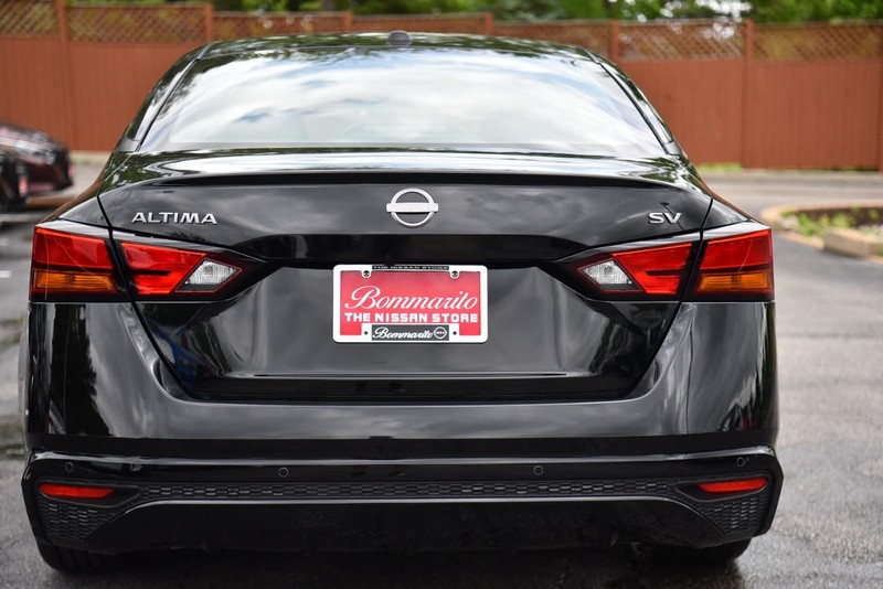 Nissan Altima Vehicle Image 06