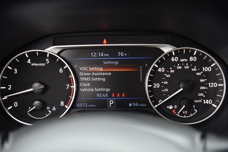 Nissan Altima Vehicle Image 12