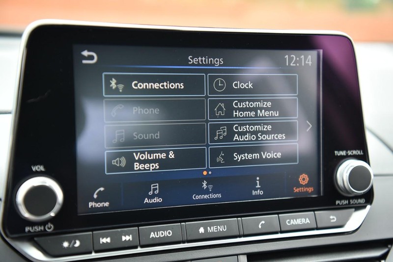 Nissan Altima Vehicle Image 14