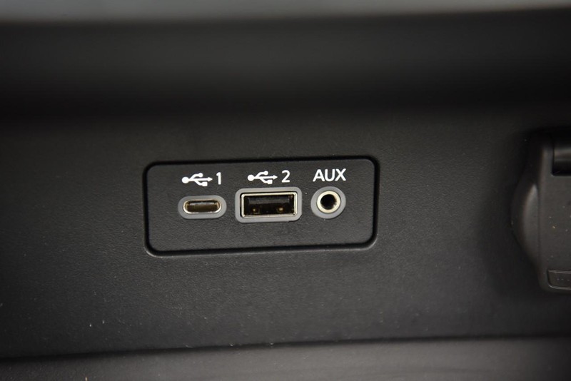 Nissan Altima Vehicle Image 16