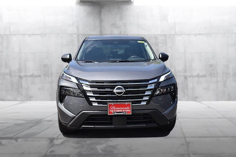 Nissan Rogue Vehicle Image 04