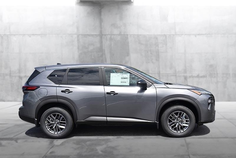 Nissan Rogue Vehicle Image 05