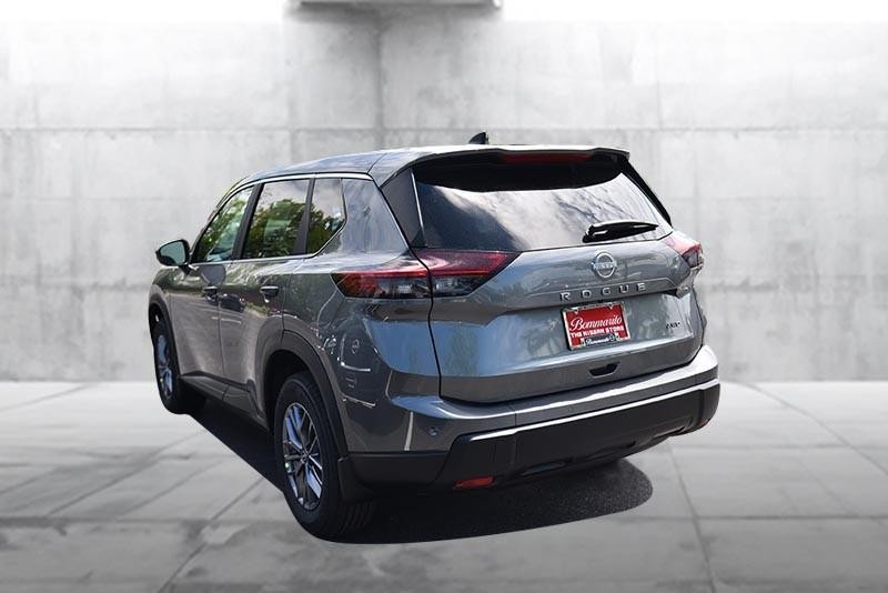 Nissan Rogue Vehicle Image 07