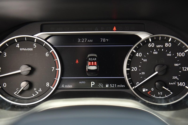 Nissan Rogue Vehicle Image 12
