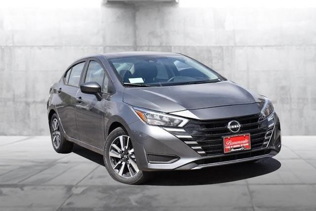 Nissan Versa Vehicle Image 02