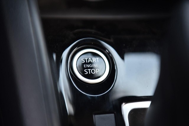 Nissan Versa Vehicle Image 15