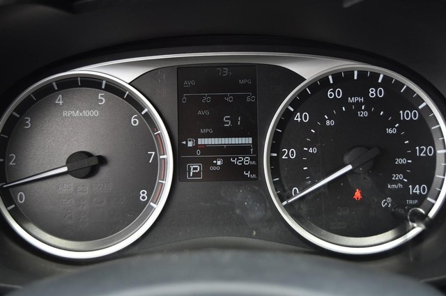 Nissan Versa Vehicle Image 11