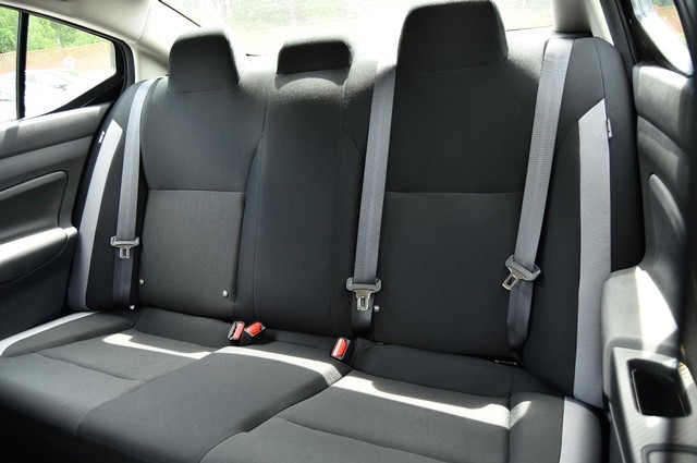 Nissan Versa Vehicle Image 19