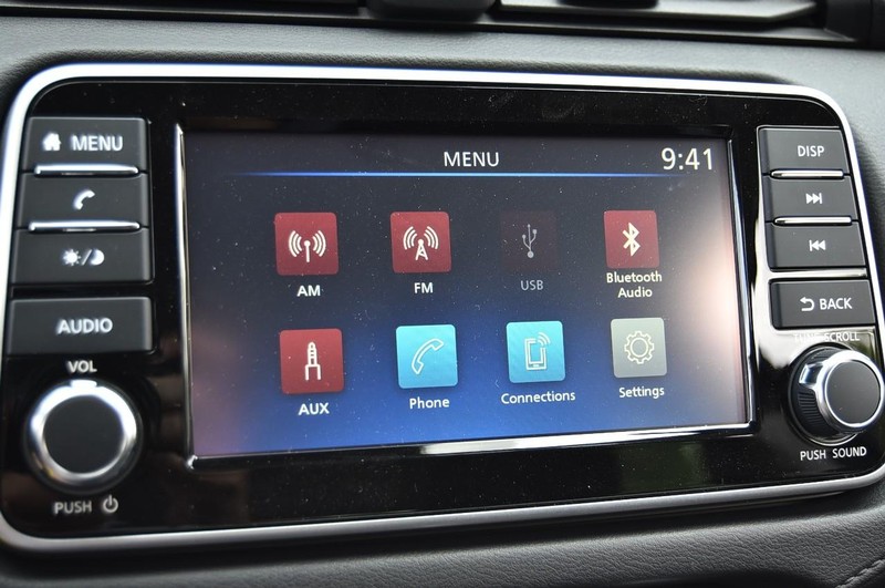 Nissan Versa Vehicle Image 13