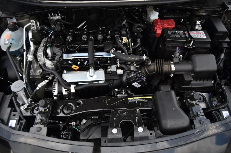 Nissan Versa Vehicle Image 21