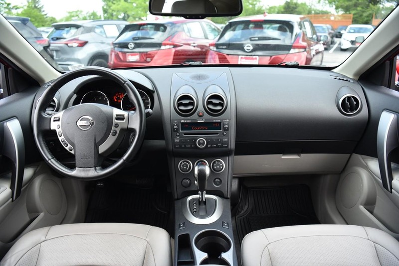 Nissan Rogue Vehicle Image 08