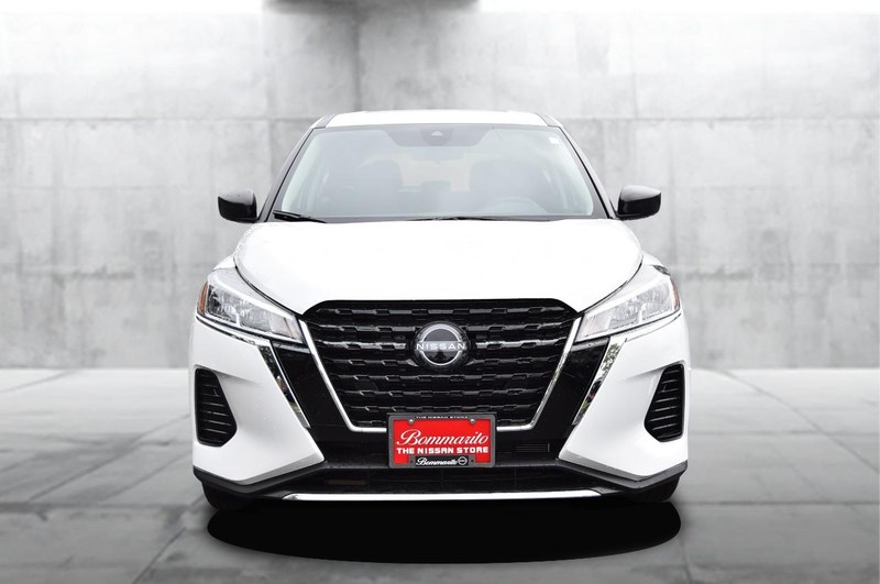 Nissan Kicks Play Vehicle Image 04