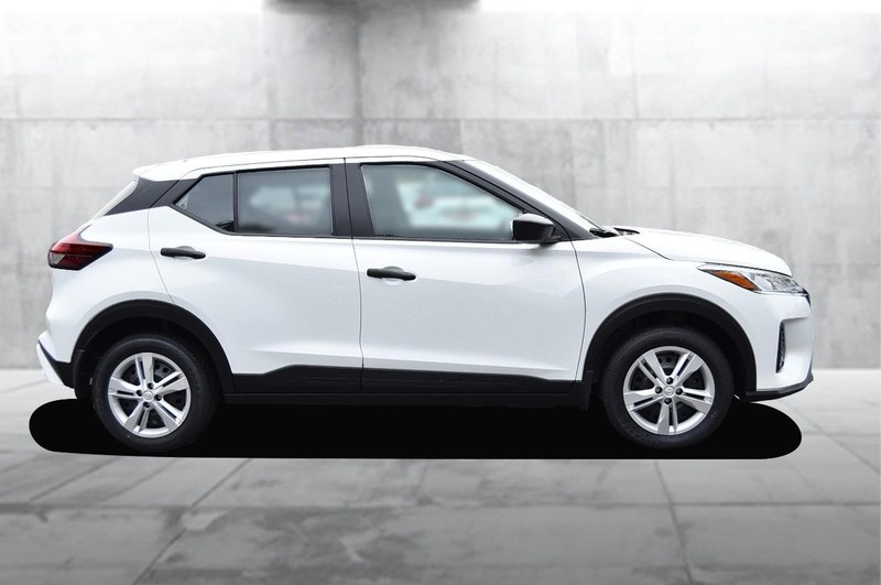 Nissan Kicks Play Vehicle Image 05