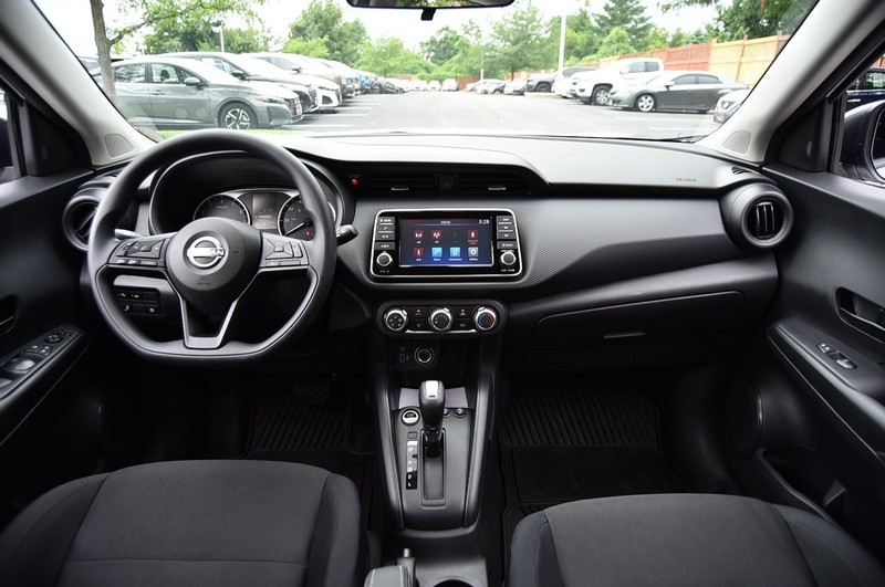 Nissan Kicks Play Vehicle Image 08