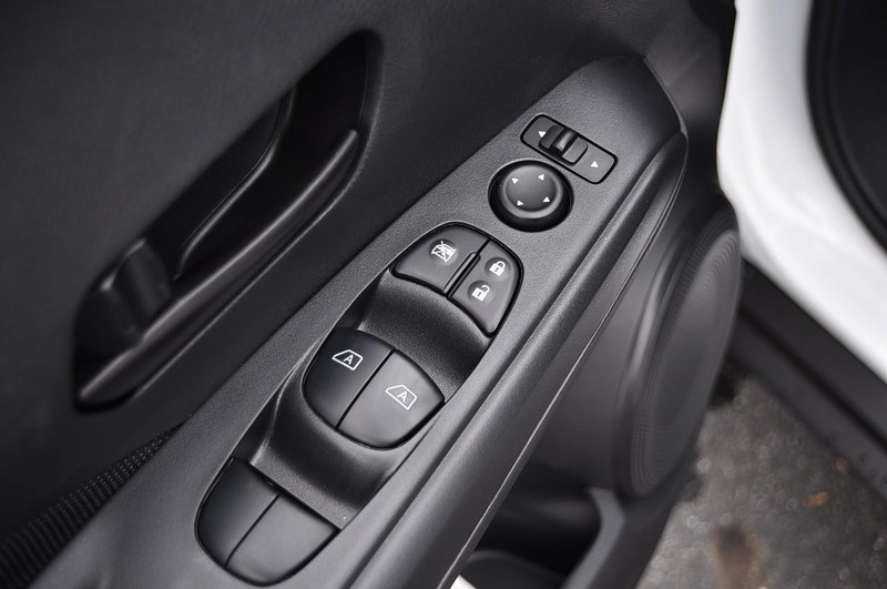 Nissan Kicks Play Vehicle Image 09