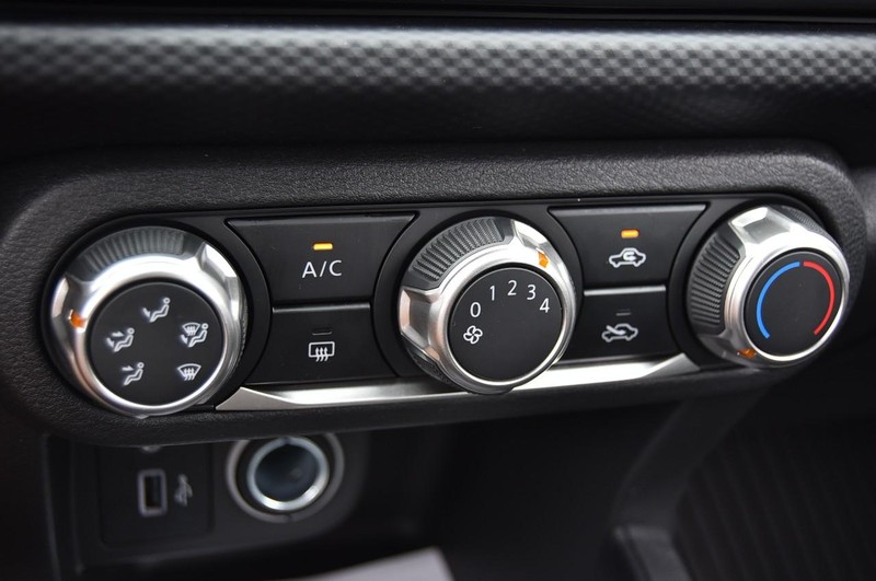 Nissan Kicks Play Vehicle Image 15