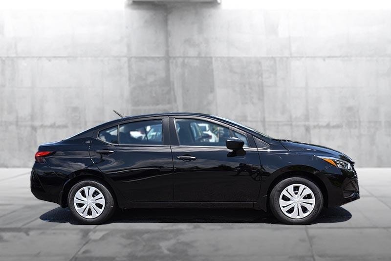 Nissan Versa Vehicle Image 05