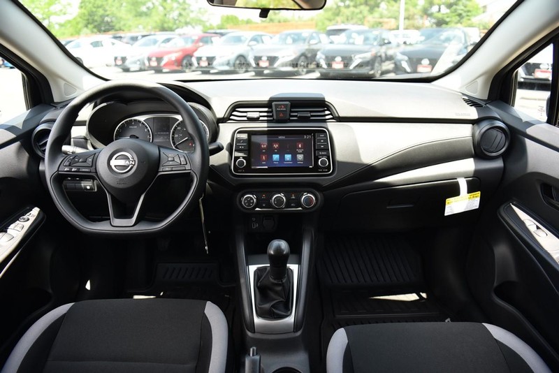 Nissan Versa Vehicle Image 08