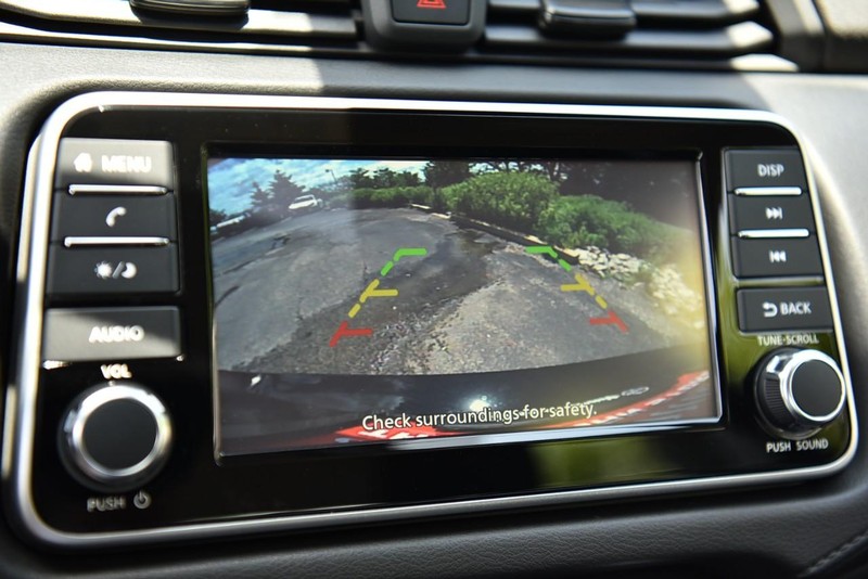Nissan Versa Vehicle Image 12