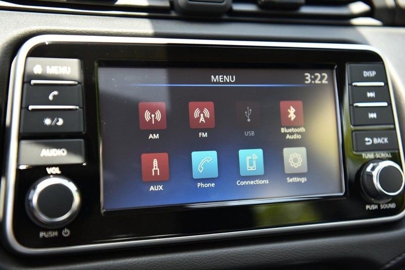 Nissan Versa Vehicle Image 13