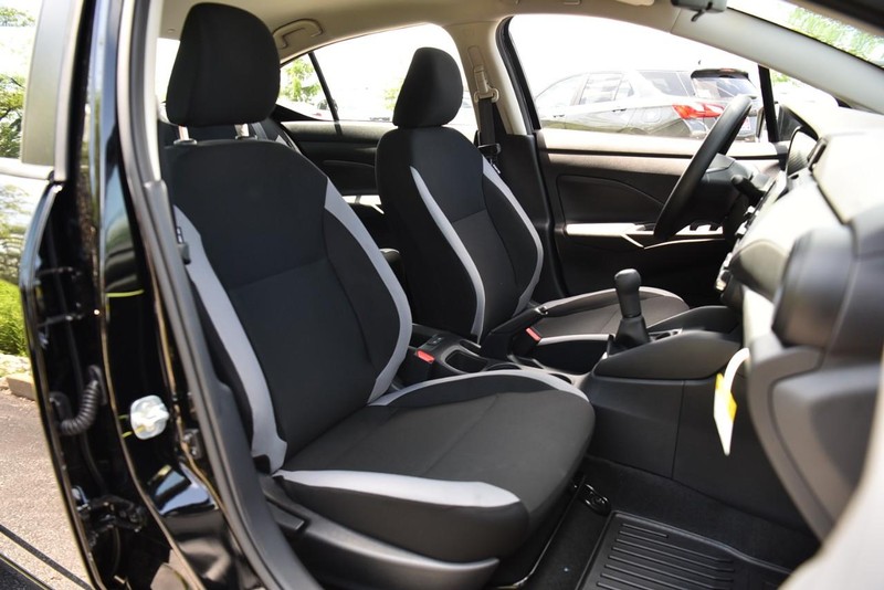 Nissan Versa Vehicle Image 20