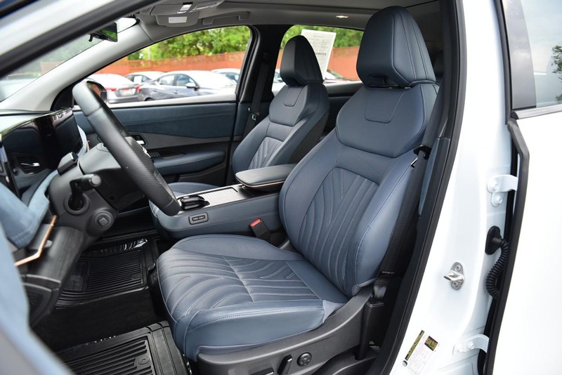 Nissan ARIYA Vehicle Image 24