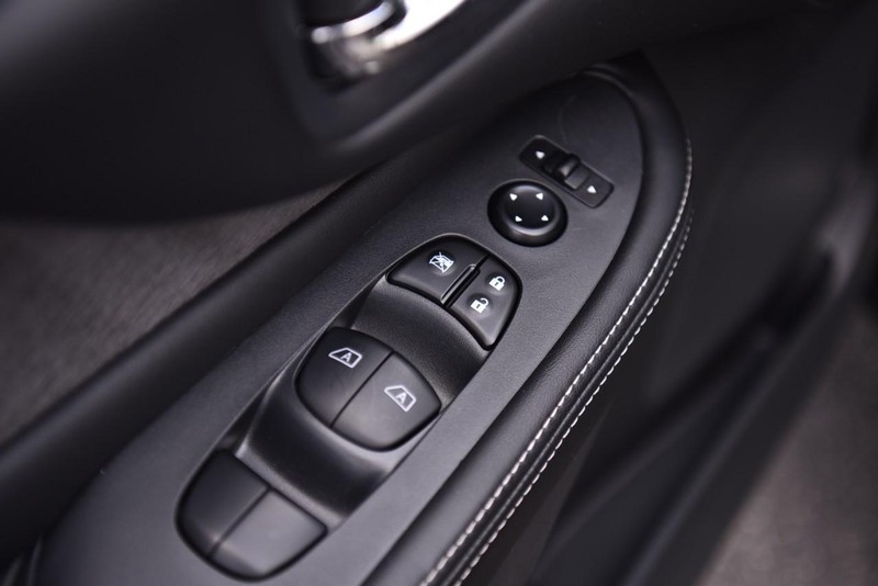 Nissan Murano Vehicle Image 09