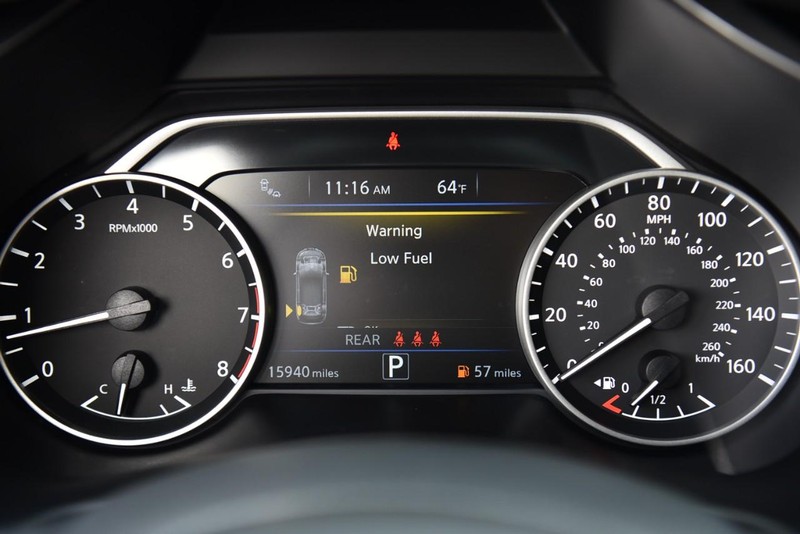 Nissan Murano Vehicle Image 13