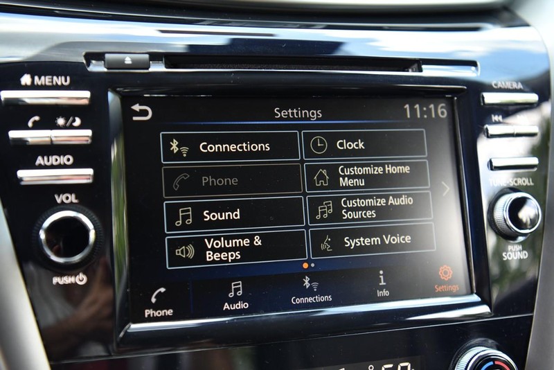 Nissan Murano Vehicle Image 15