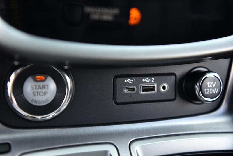 Nissan Murano Vehicle Image 17
