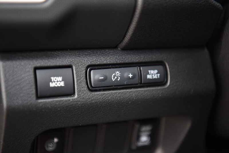 Nissan Frontier Vehicle Image 13