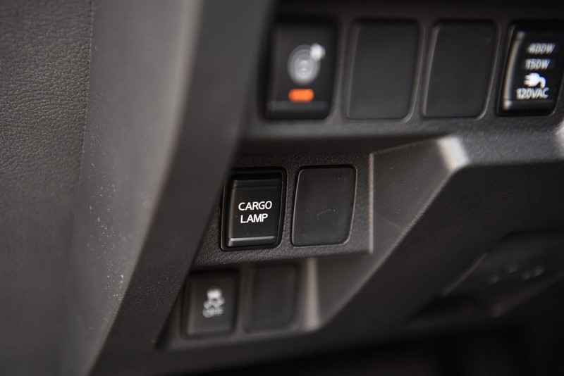 Nissan Frontier Vehicle Image 14