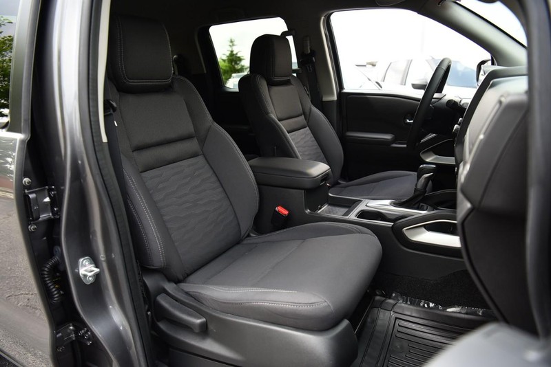 Nissan Frontier Vehicle Image 23