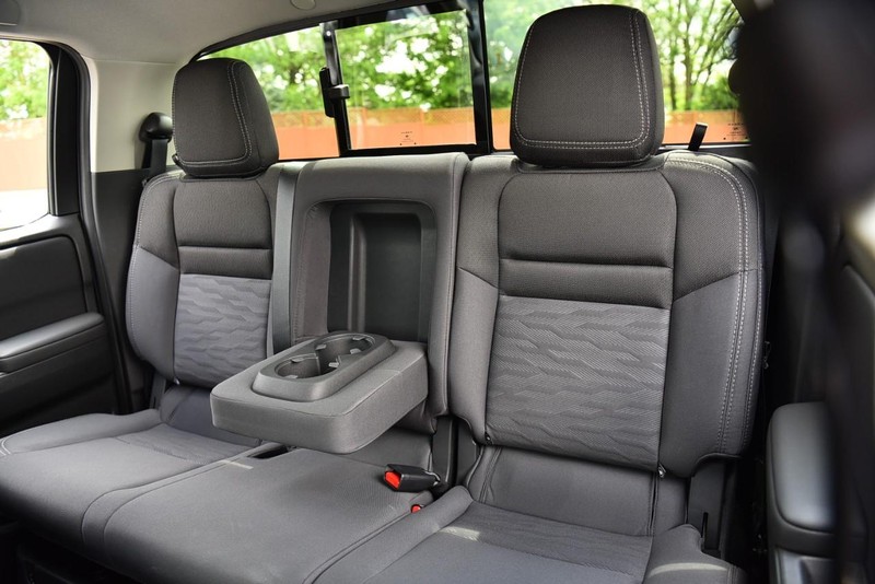 Nissan Frontier Vehicle Image 24