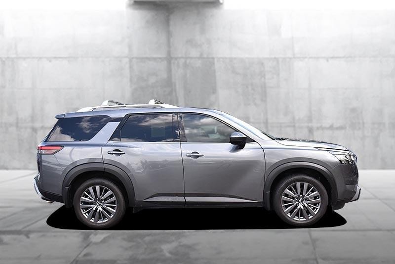 Nissan Pathfinder Vehicle Image 05