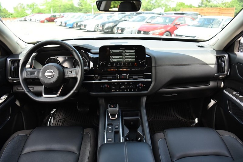 Nissan Pathfinder Vehicle Image 08