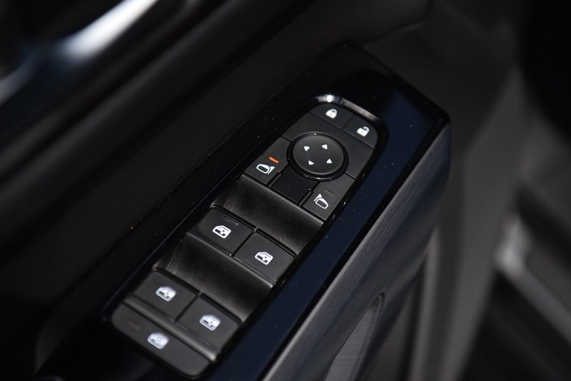 Nissan Pathfinder Vehicle Image 09