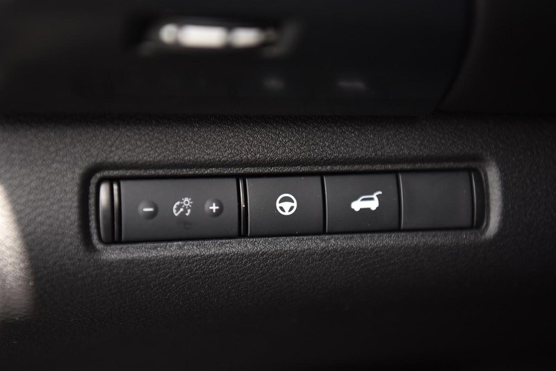 Nissan Pathfinder Vehicle Image 11