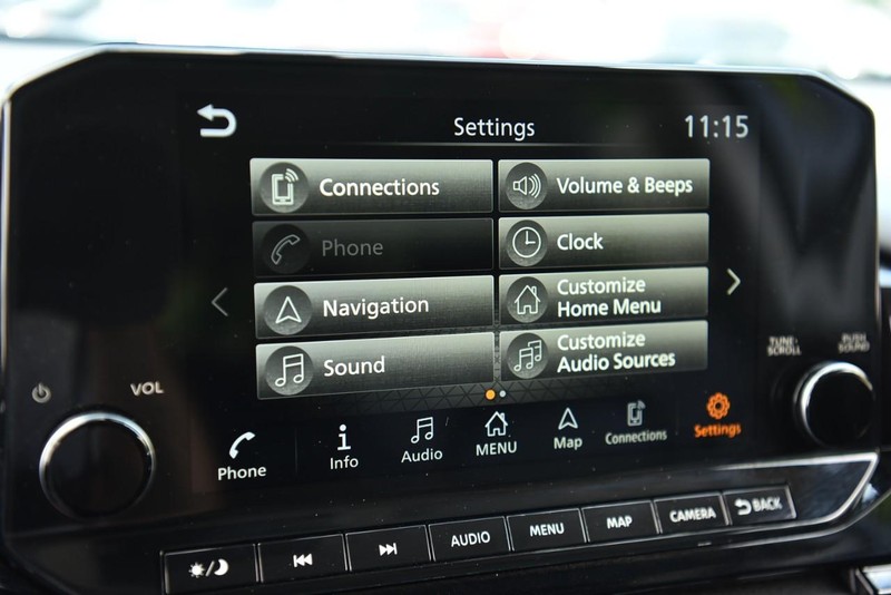 Nissan Pathfinder Vehicle Image 14