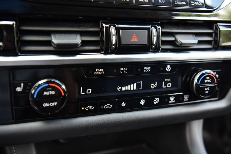 Nissan Pathfinder Vehicle Image 18