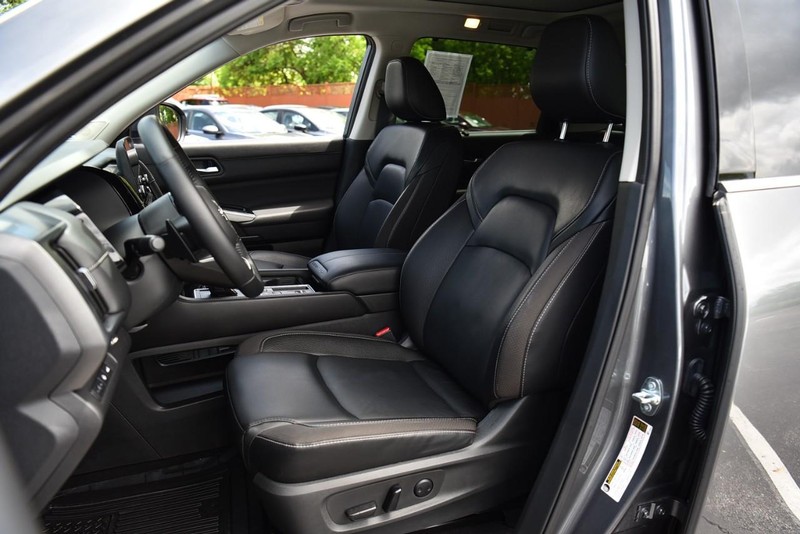 Nissan Pathfinder Vehicle Image 22
